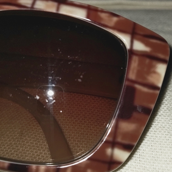 Prada sunglasses SPR 03N - Picture 4 of 6